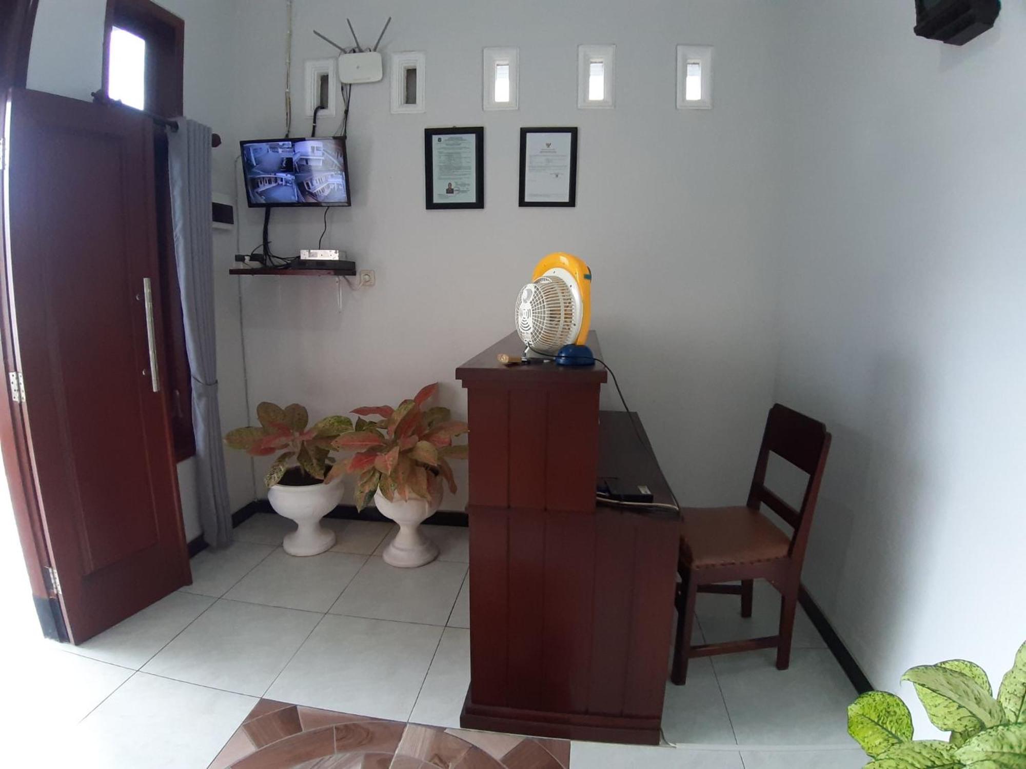 Blitar Oyo 2826 Panderman Residence מראה חיצוני תמונה