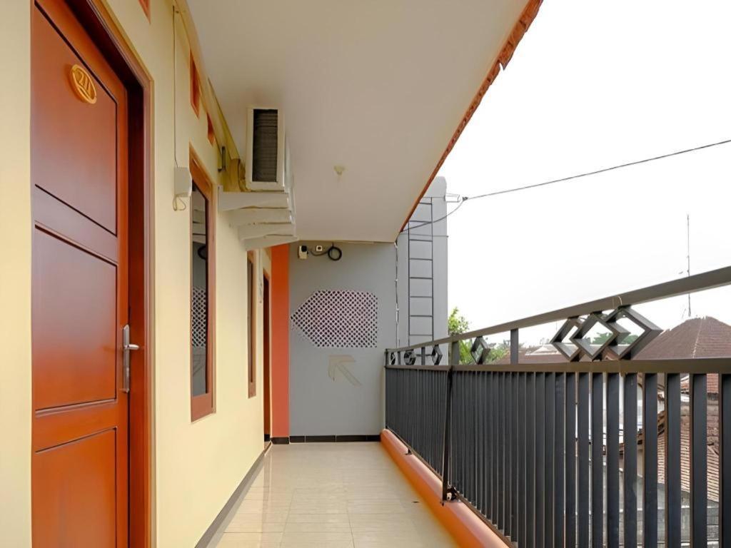 Blitar Oyo 2826 Panderman Residence מראה חיצוני תמונה