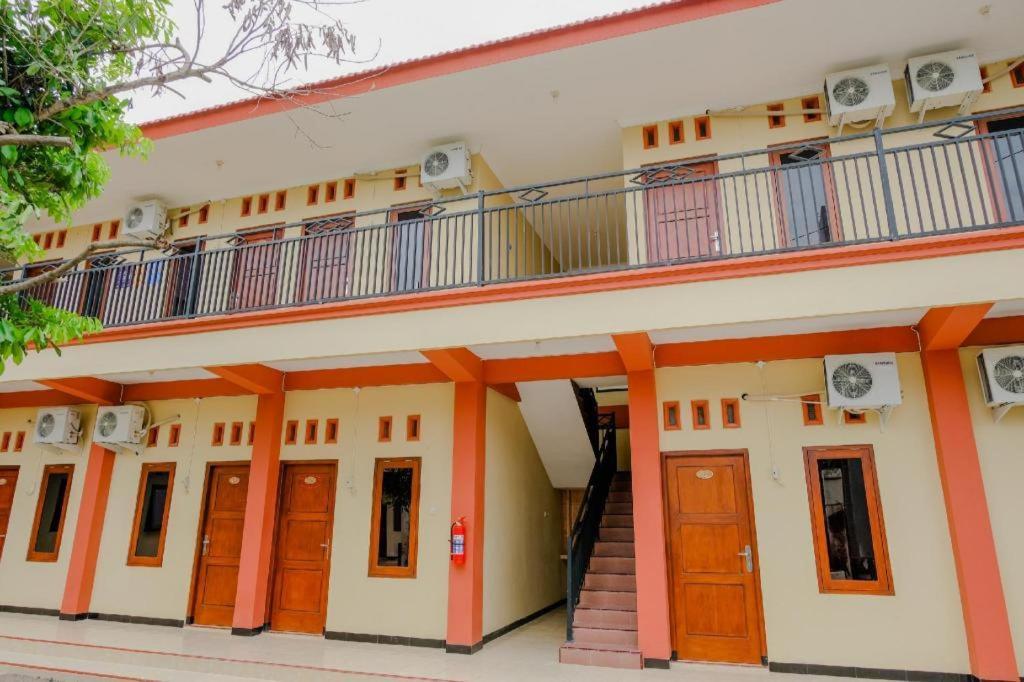 Blitar Oyo 2826 Panderman Residence מראה חיצוני תמונה