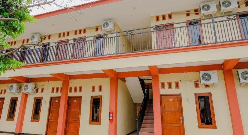 Blitar Oyo 2826 Panderman Residence מראה חיצוני תמונה